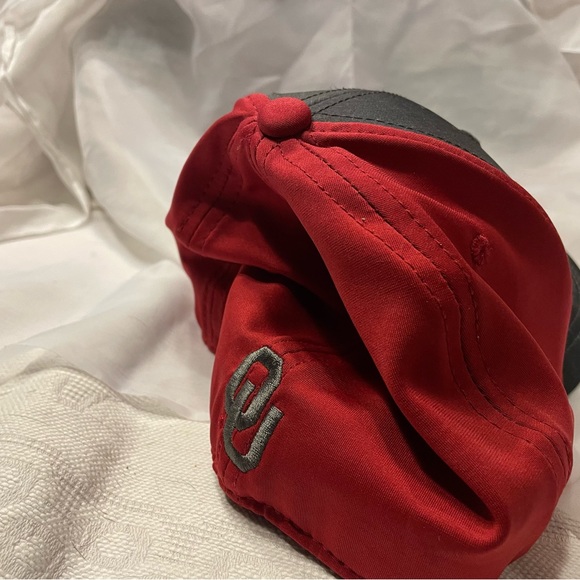 Never worn Top of the World University of Oklahoma hat - Picture 3 of 4